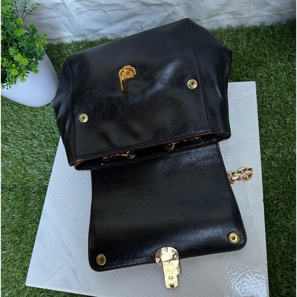 Marc Jacobs Black Leather Gold Chain-Link
Backpack - Picture 8 of 16